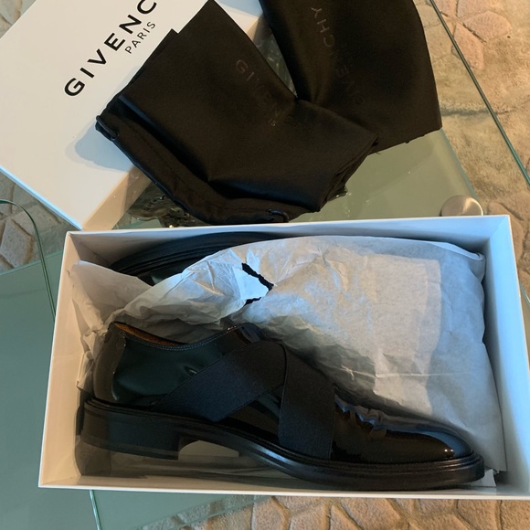 GIVENCHY - Picture 9 of 9